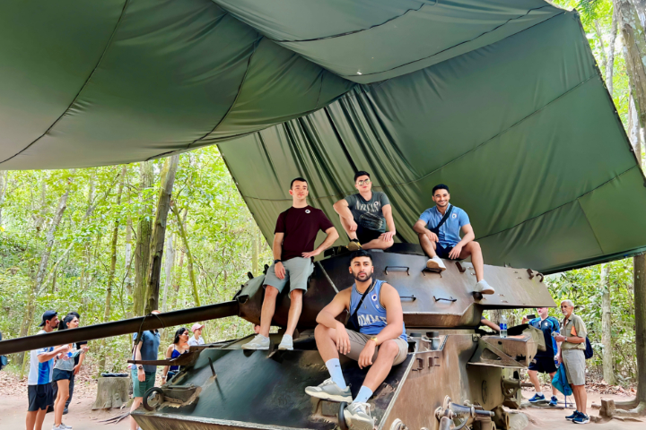 구찌 터널 당일치기 투어