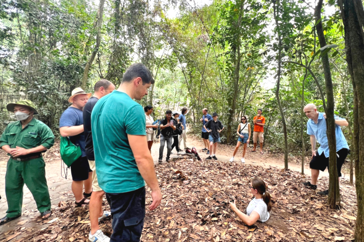구찌 터널 당일치기 투어